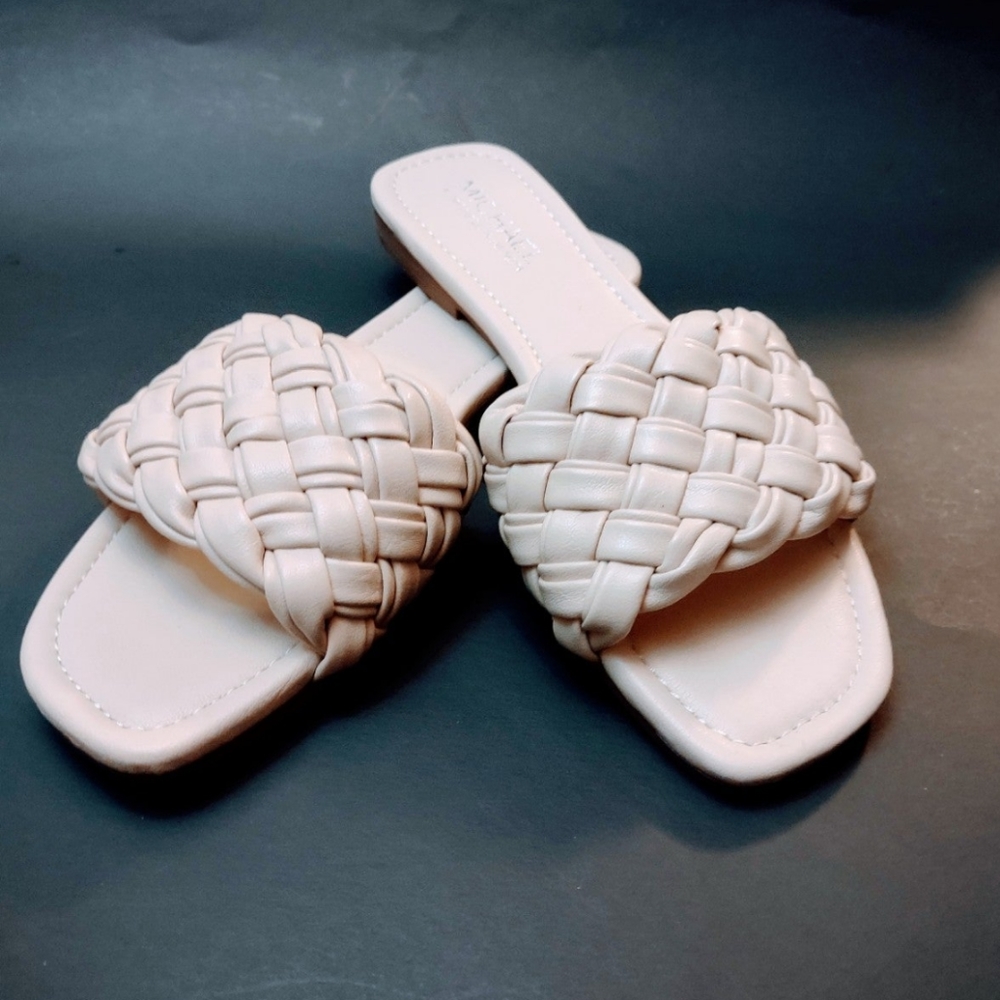 Women's woven/braided flat shoes slide/slip onMichael by Michael Shannon size 10